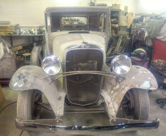 Chevrolet 5 Passenger Coupe 1932 image number 4