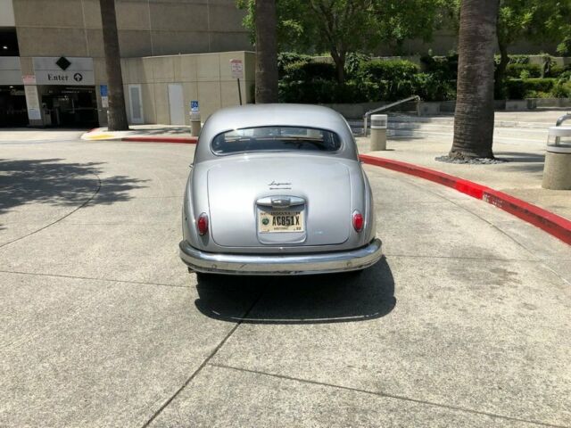 Jaguar Mark I 1957 image number 31