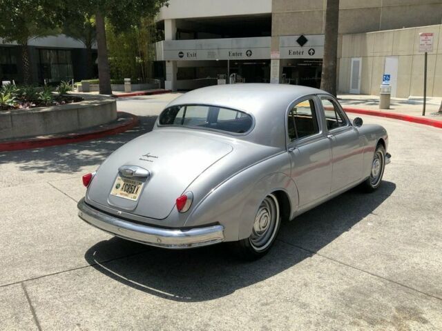 Jaguar Mark I 1957 image number 32