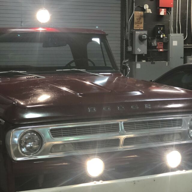 Dodge Pickup w100 1971 image number 8