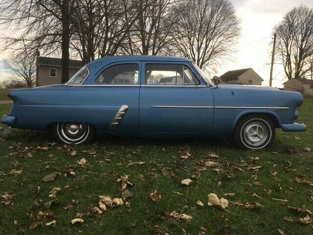Ford Customline 1952 image number 0