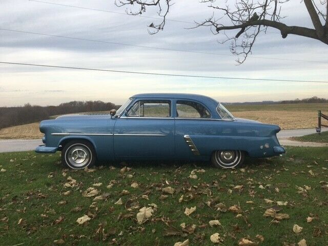Ford Customline 1952 image number 1