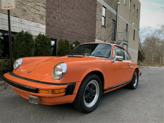 Porsche 911 1975 image number 2