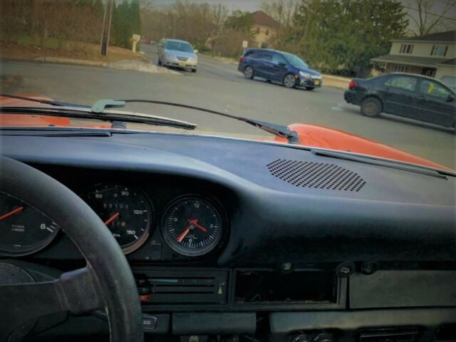 Porsche 911 1975 image number 33