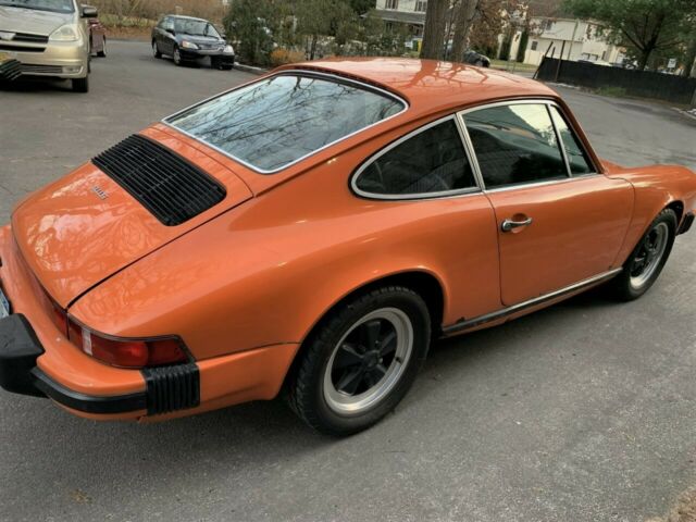 Porsche 911 1975 image number 6
