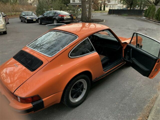 Porsche 911 1975 image number 8