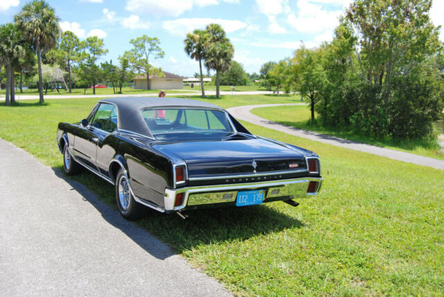 Oldsmobile Cutlass 1967 image number 10
