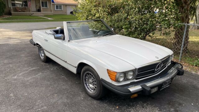 Mercedes-Benz 450SL 1976 image number 17