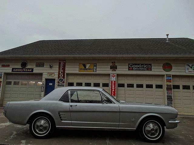 Ford Mustang 1966 image number 13