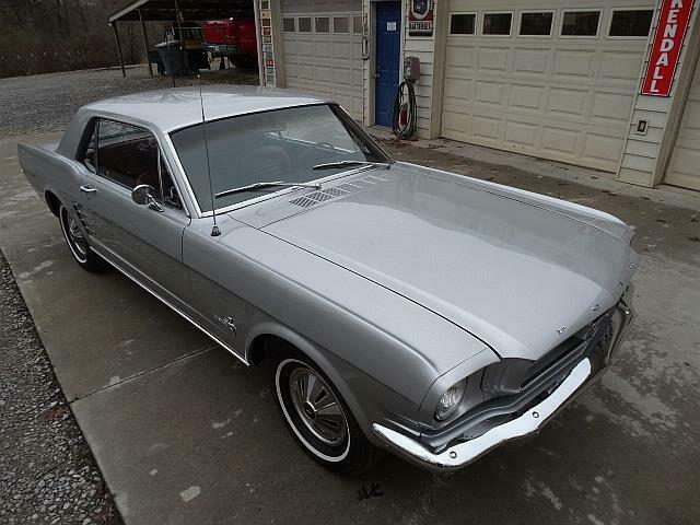 Ford Mustang 1966 image number 15
