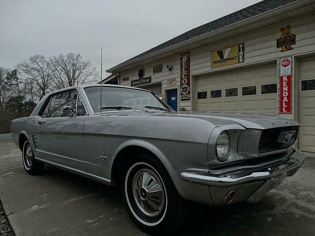 Ford Mustang 1966 image number 2