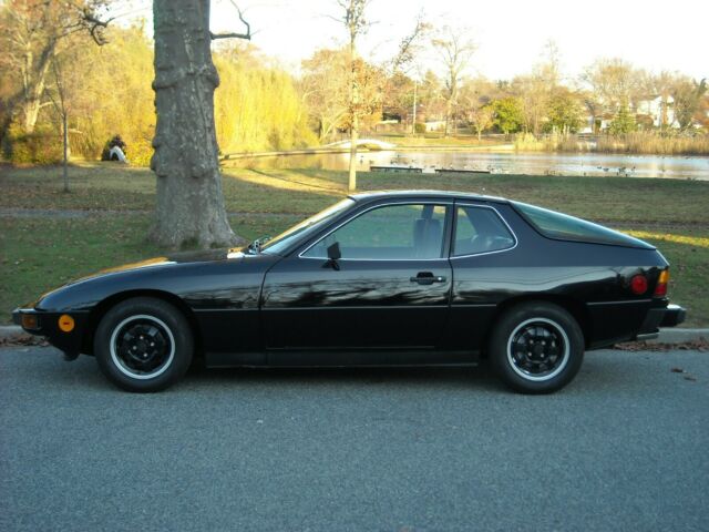 Porsche 924 1978 image number 25