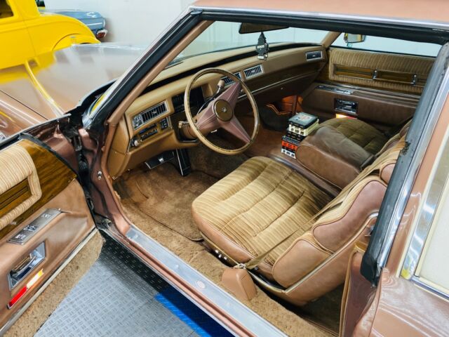 Cadillac DeVille 1975 image number 4