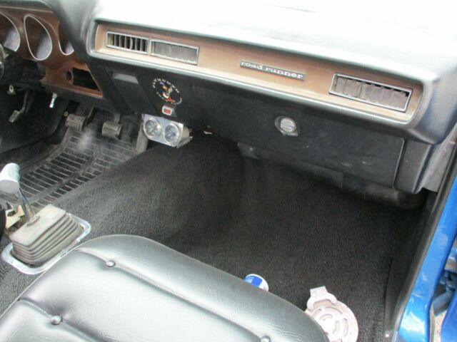 Plymouth Road Runner 1973 image number 13