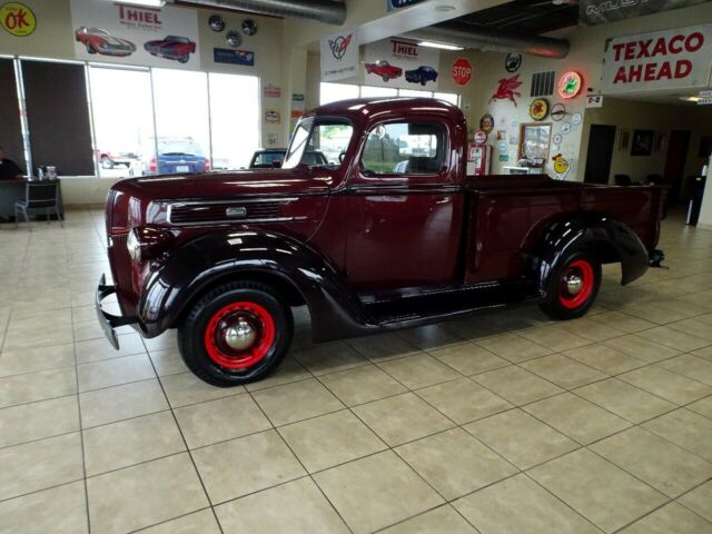 Ford 3/4 Ton Trucks 1941 image number 2