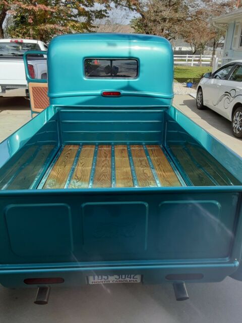 Ford Pickup 1945 image number 2