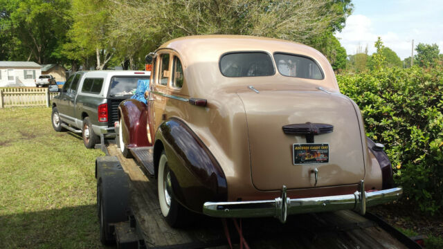 Oldsmobile Model L 1937 image number 1