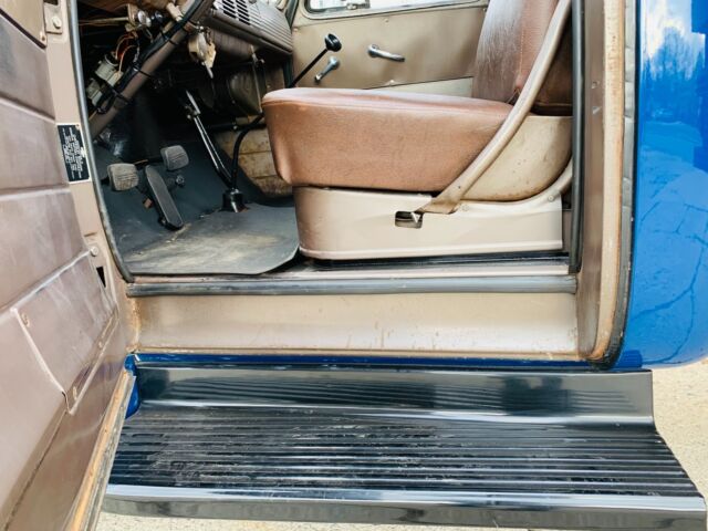 Chevrolet Truck 1951 image number 44