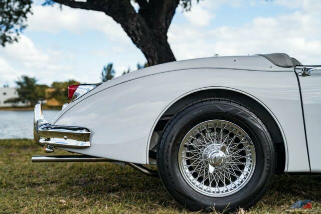 Jaguar XK 1958 image number 28