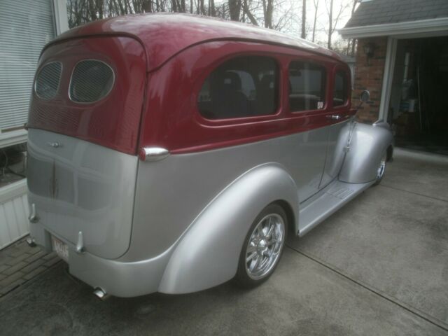 Chevrolet Suburban 1946 image number 3