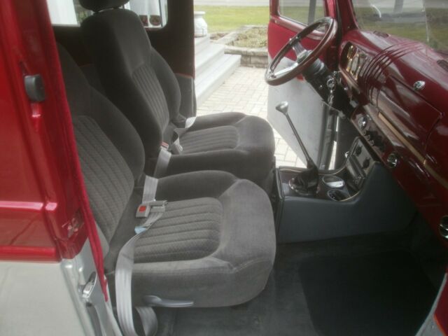 Chevrolet Suburban 1946 image number 31