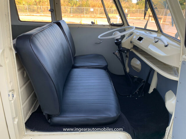 Volkswagen Bus/Vanagon 1974 image number 39