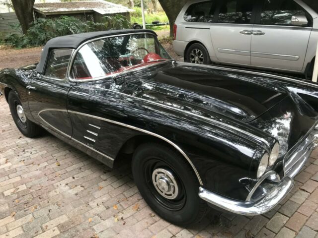 Chevrolet Corvette 1961 image number 0