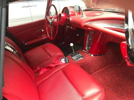 Chevrolet Corvette 1961 image number 15