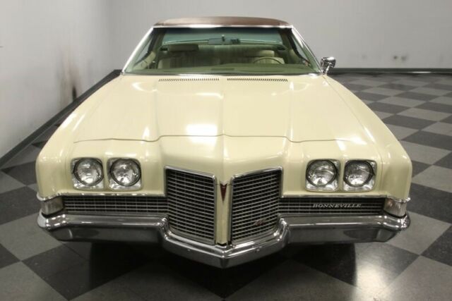 Pontiac Bonneville 1971 image number 22