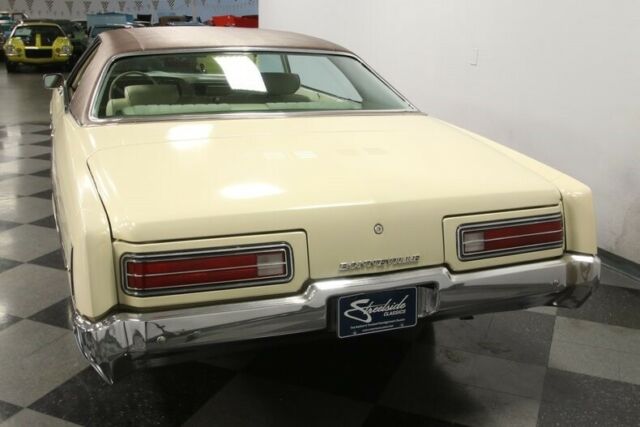 Pontiac Bonneville 1971 image number 35