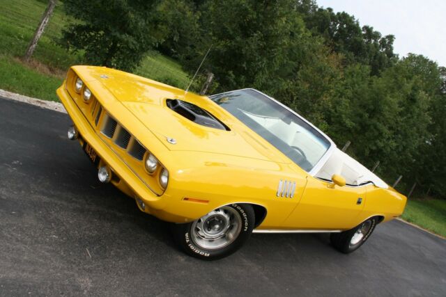 Plymouth Barracuda 1971 image number 2