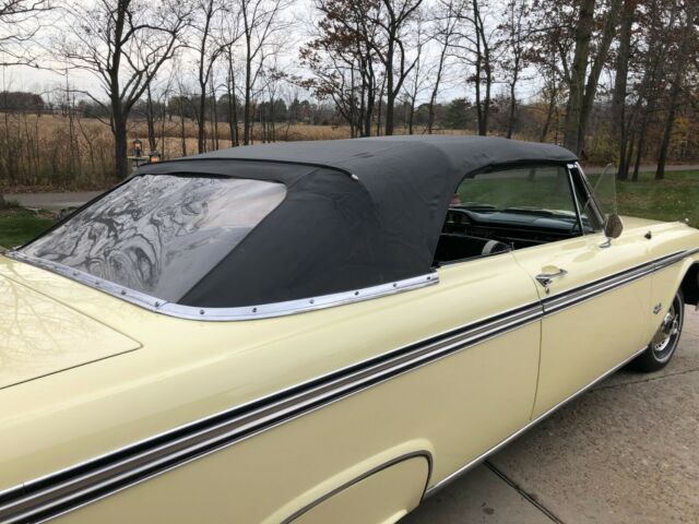 Ford Galaxie 1962 image number 35