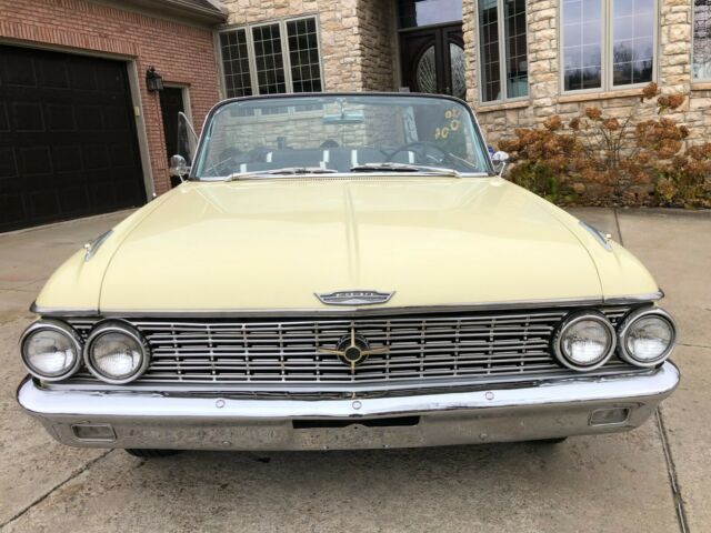 Ford Galaxie 1962 image number 4