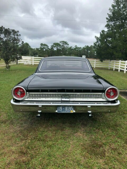 Ford Galaxie 500 1963 image number 19