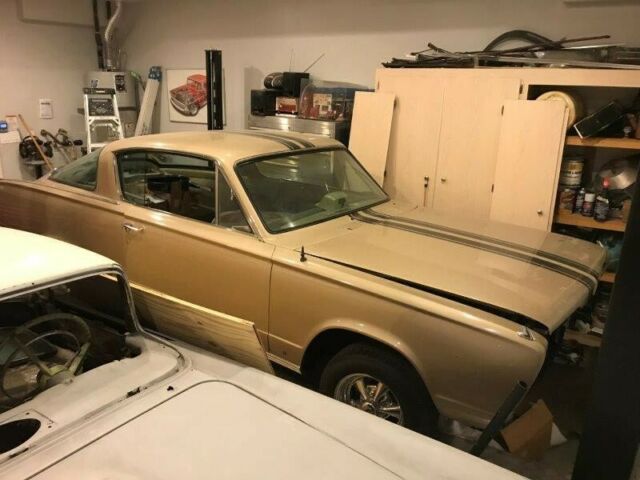 Plymouth Barracuda 1966 image number 10