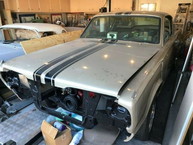 Plymouth Barracuda 1966 image number 12