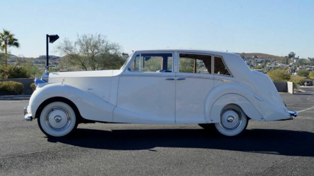 Rolls-Royce Silver Wraith 1951 image number 41
