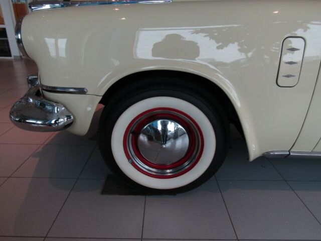 Studebaker Commander 1947 image number 13