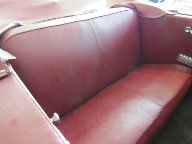 Studebaker Commander 1947 image number 16