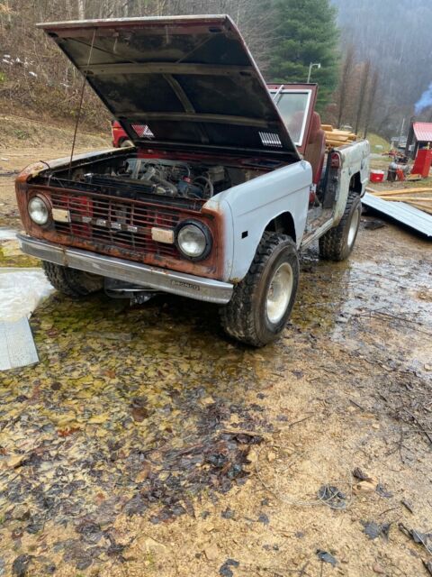 Ford Bronco 1976 image number 0