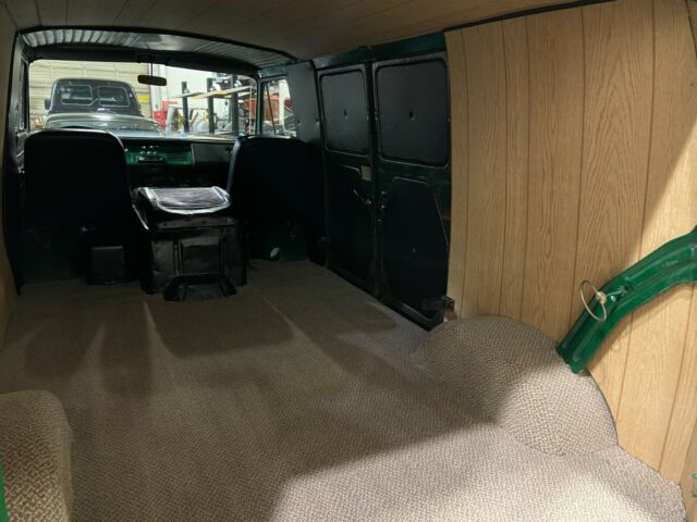 Ford E-Series Van 1967 image number 11