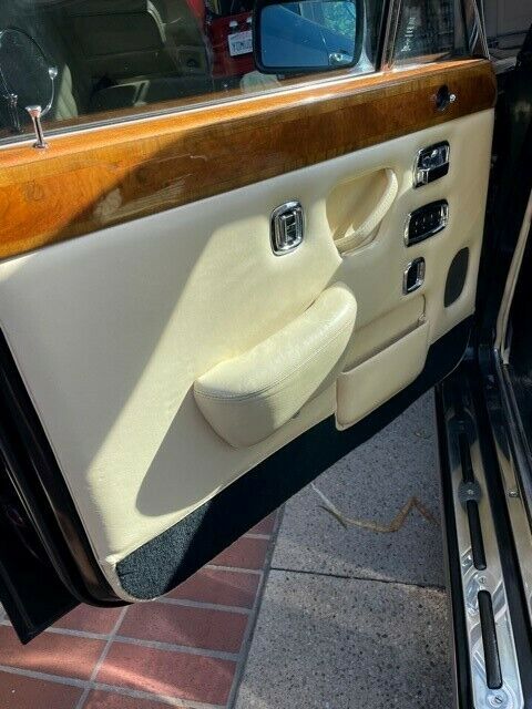 Rolls-Royce Silver Shadow 1977 image number 20