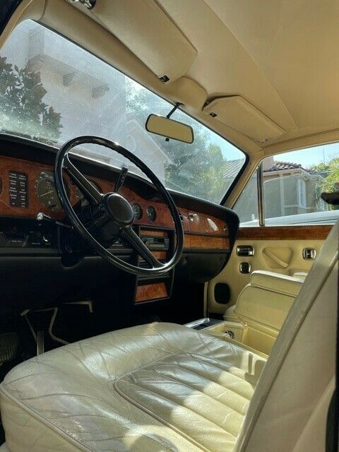Rolls-Royce Silver Shadow 1977 image number 22