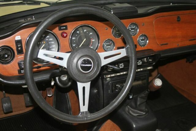 Triumph TR-6 1973 image number 19