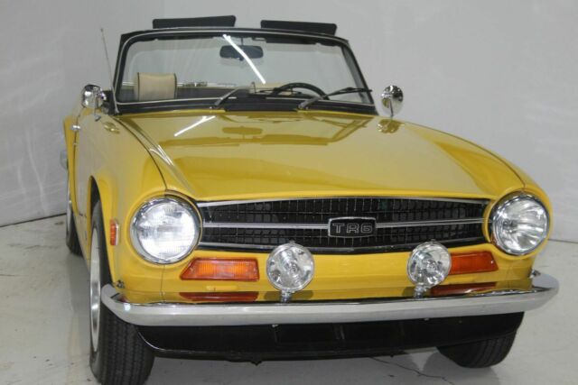 Triumph TR-6 1973 image number 2