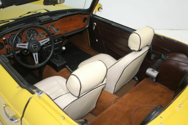 Triumph TR-6 1973 image number 39