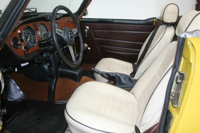 Triumph TR-6 1973 image number 42