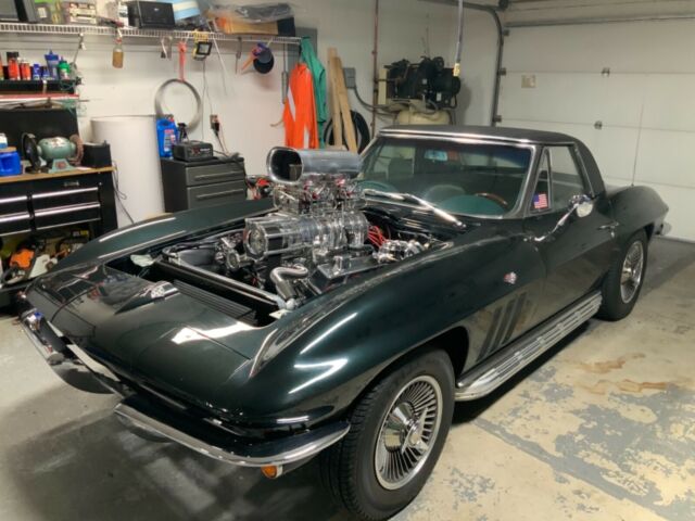 Chevrolet Corvette 1965 image number 16