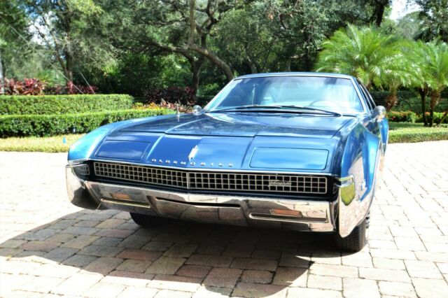 Oldsmobile Toronado 1967 image number 25