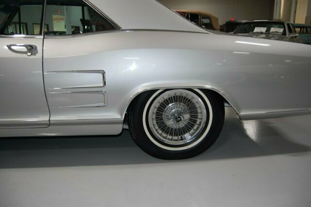 Buick Riviera 1964 image number 35